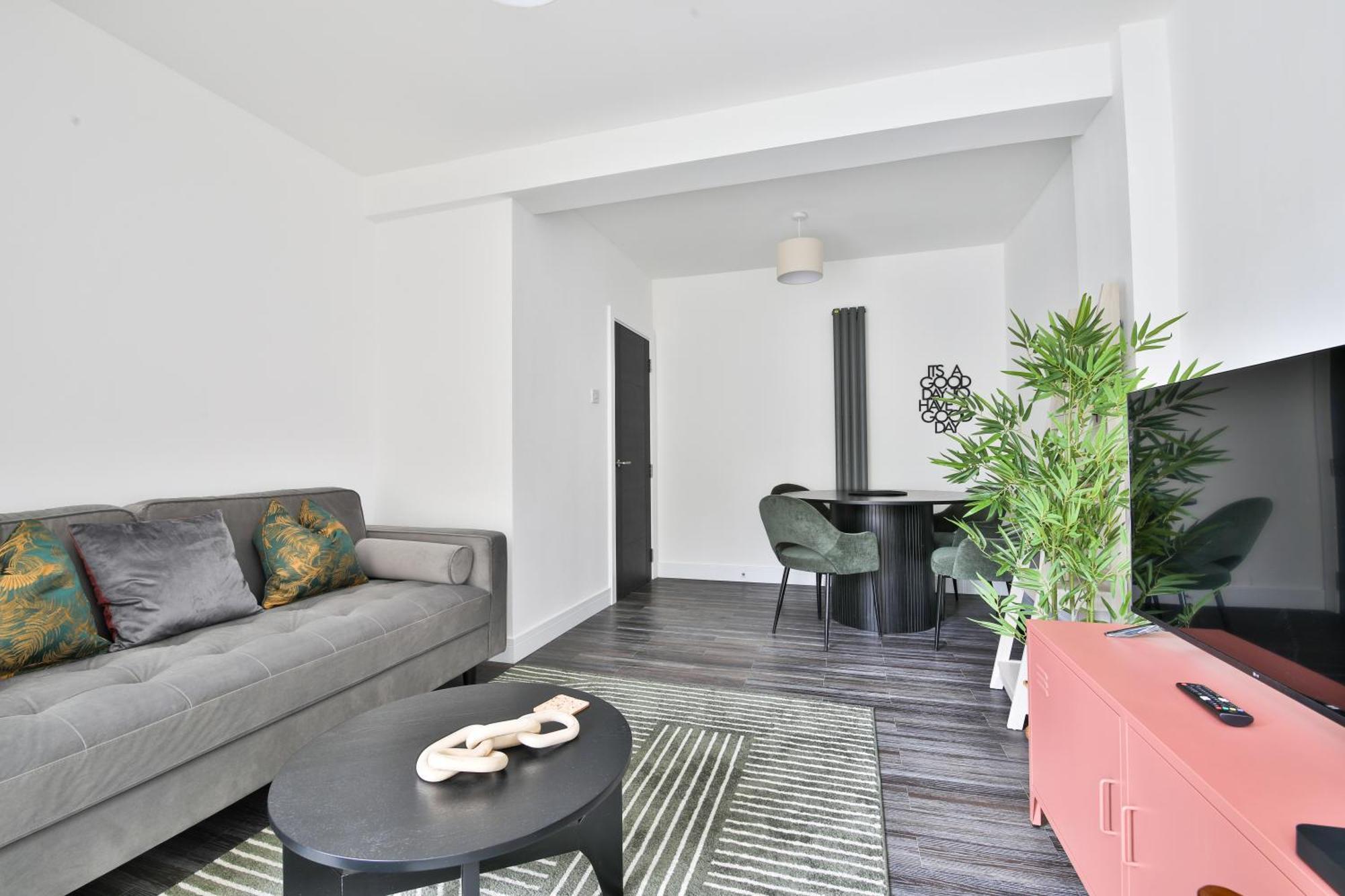 Amber Vista 2 Bedroom Apartments- Supermarket, Coffee Shop, Restaurants & Parking Below Κάρντιφ Εξωτερικό φωτογραφία
